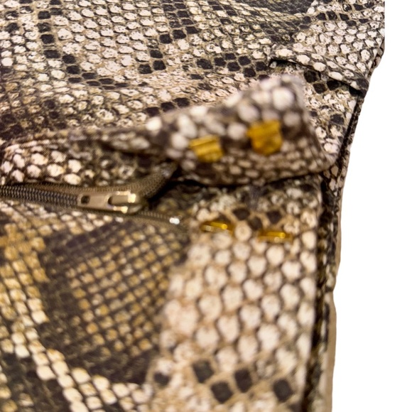 MICHAEL KORS snakeskin print shorts women’s size 10 medium - chino style - Picture 6 of 13